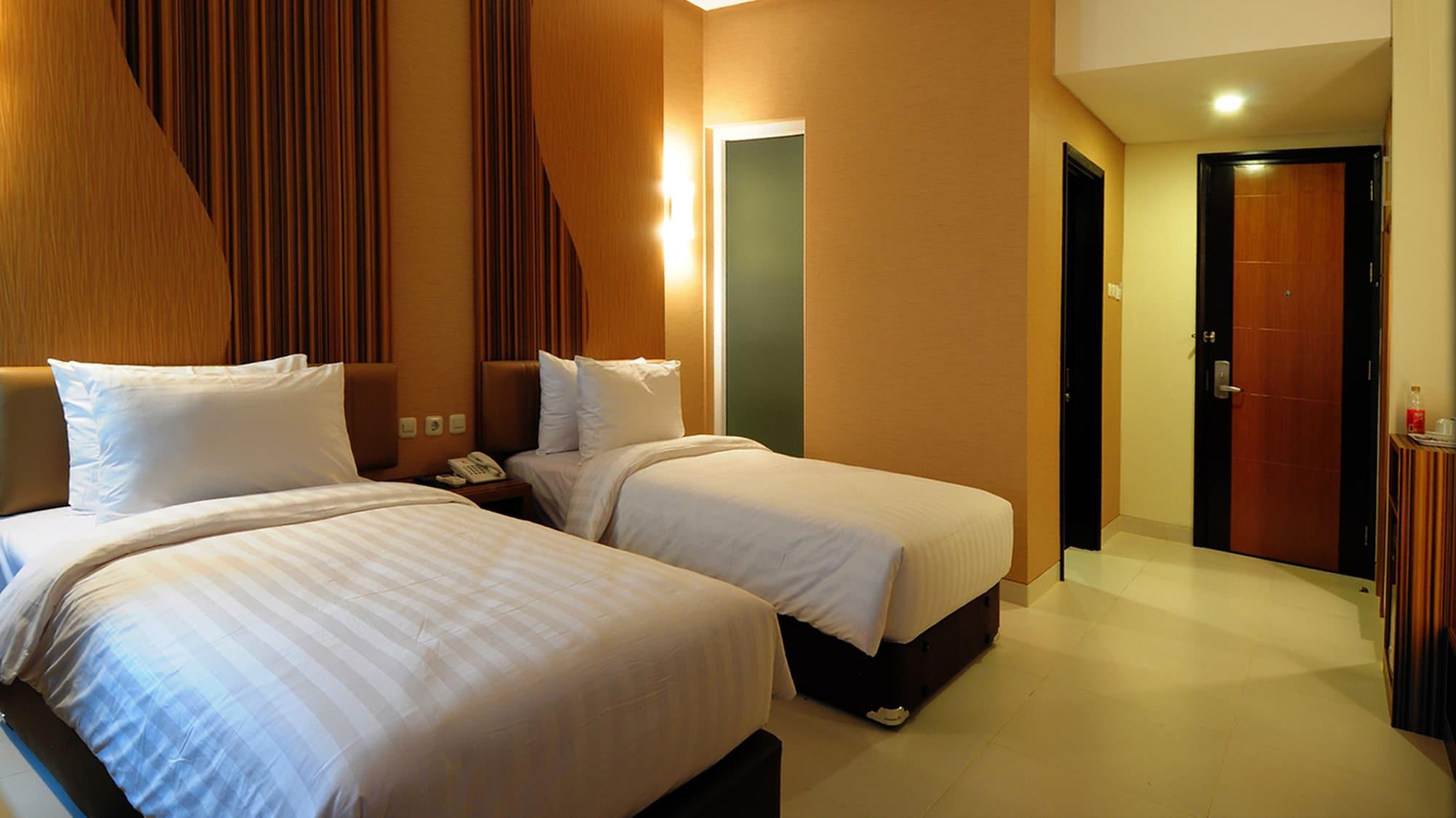 Lynt Hotel Jakarta Exterior photo