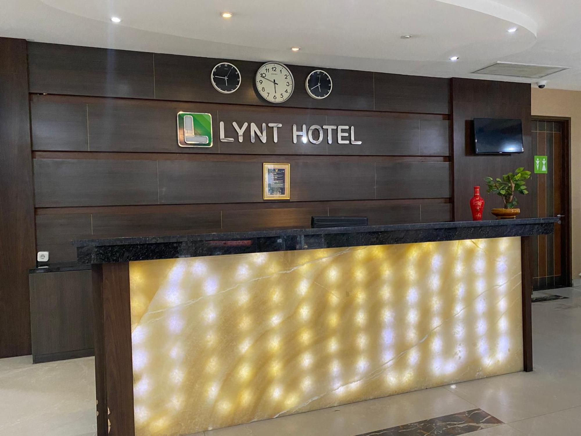 Lynt Hotel Jakarta Exterior photo