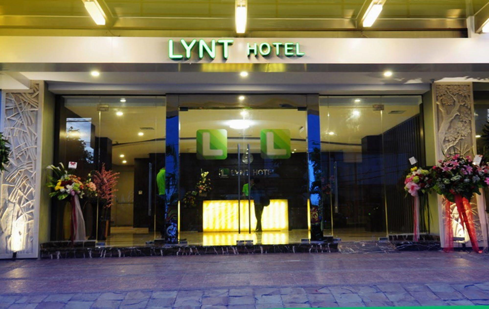 Lynt Hotel Jakarta Exterior photo