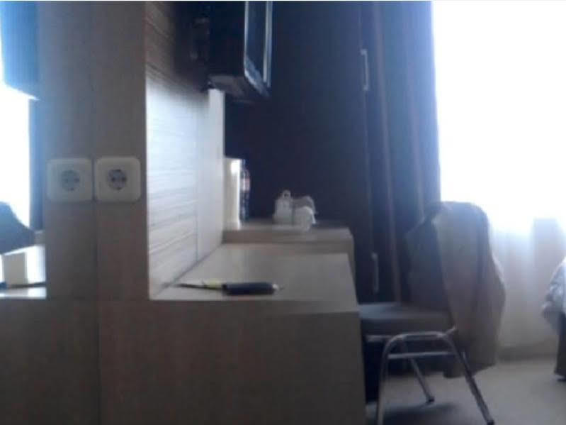 Lynt Hotel Jakarta Exterior photo
