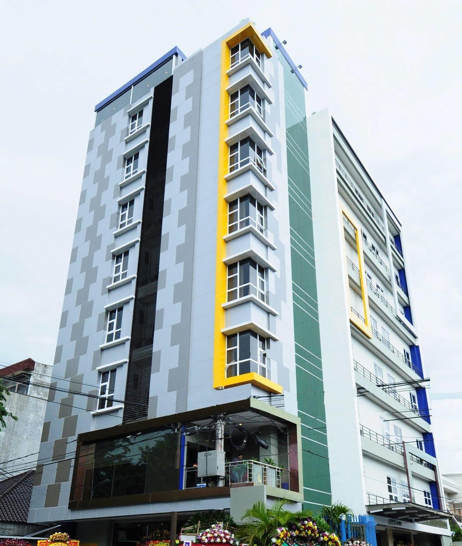 Lynt Hotel Jakarta Exterior photo