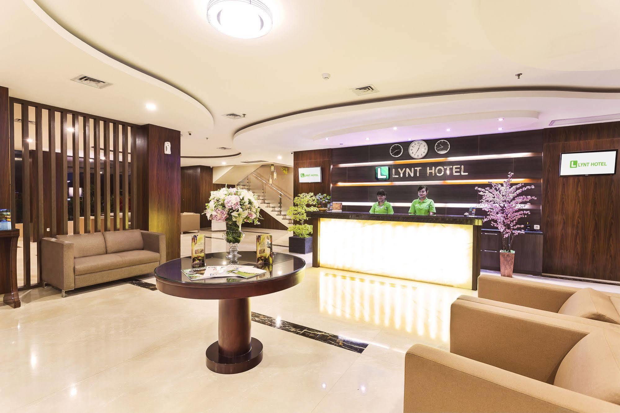 Lynt Hotel Jakarta Exterior photo