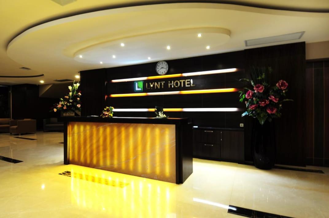 Lynt Hotel Jakarta Exterior photo